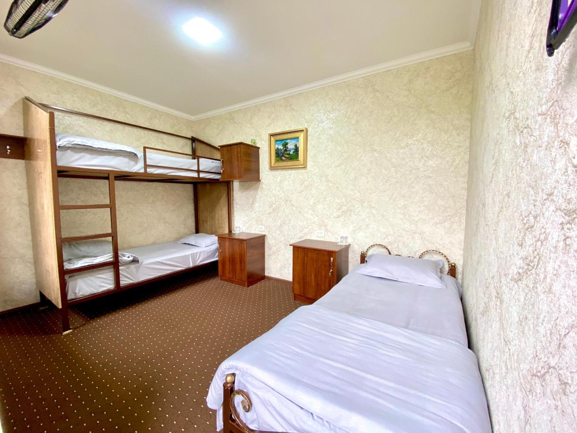 Guest House Evergreen Marghilon Buitenkant foto